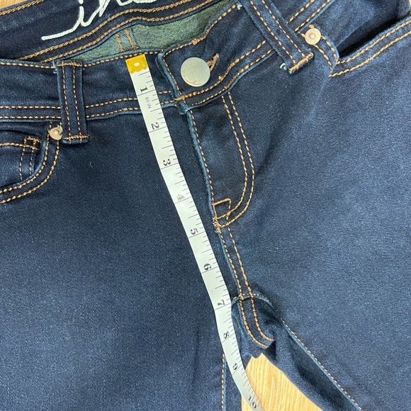 INC DENIM. Skinny leg. Regular fit. Size 4 petite. Jean/jegging. - Picture 6 of 7